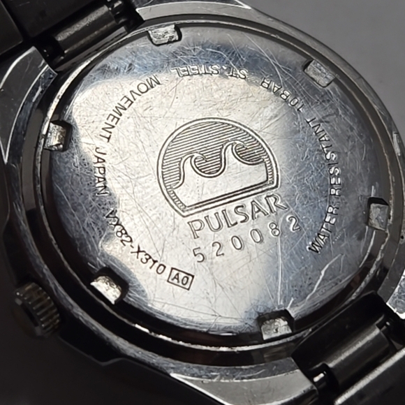 Womens Pulsar VX82-X310 Diver Style Date Watch Gold Silver Two Toned New Battery - Picture 10 of 11